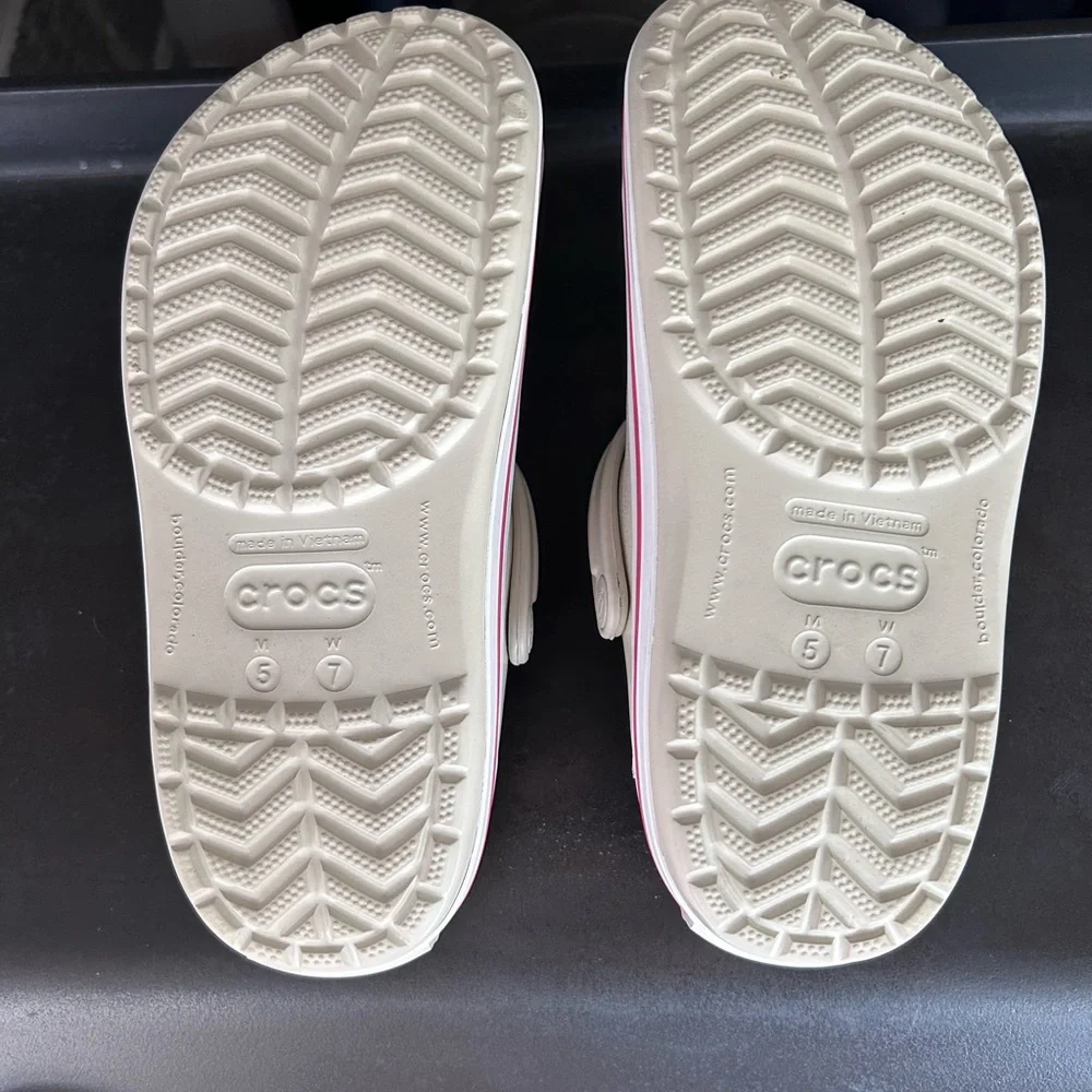 CROCS in stucco/watermelon - Picture 3 of 3